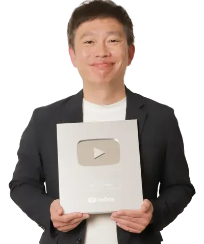 YouTubeの銀の盾を持つ代表 稲田敦